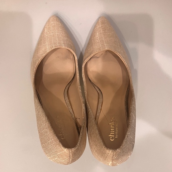 Charles David neutral pump with stack heel - Picture 4 of 9